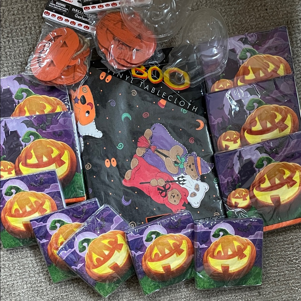 Halloween Party ITEMS Paper Napkins Drawstring Bags Table Cover